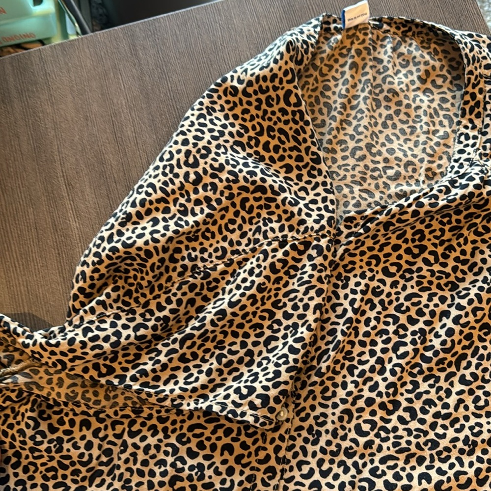 Cheeta button down - Picture 2 of 2